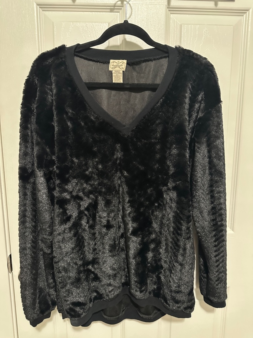 eyelash couture Black Faux Fur V-Neck Sweatshirt